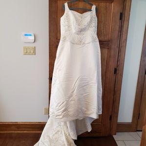 Casablanca C1793 Ivory Wedding Gown